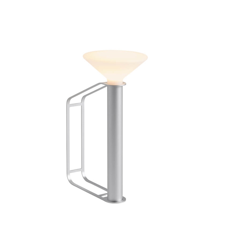 Muuto Piton bærbar lampe - aluminium