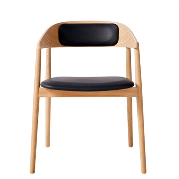 Andersen Furniture AC2 Lenestol Polstret Rygg - Hvitpigmentert matt lakk - Skinn Sort - L1000