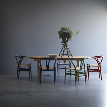 Carl Hansen CH24 Y-stol i Soft Edition-familien