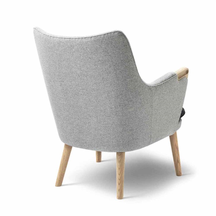 Carl Hansen & Søn CH71 Lenestol Eik Hvitolje Divina 120/Hallingdal 130 Tilbake