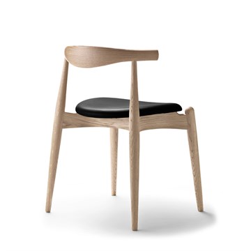 Carl Hansen & Søn CH20 Albue Spisestuestol Skinnsåpet eik/Sort Thor 301 Bag