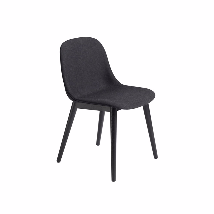 Muuto Fiber spisestuestol