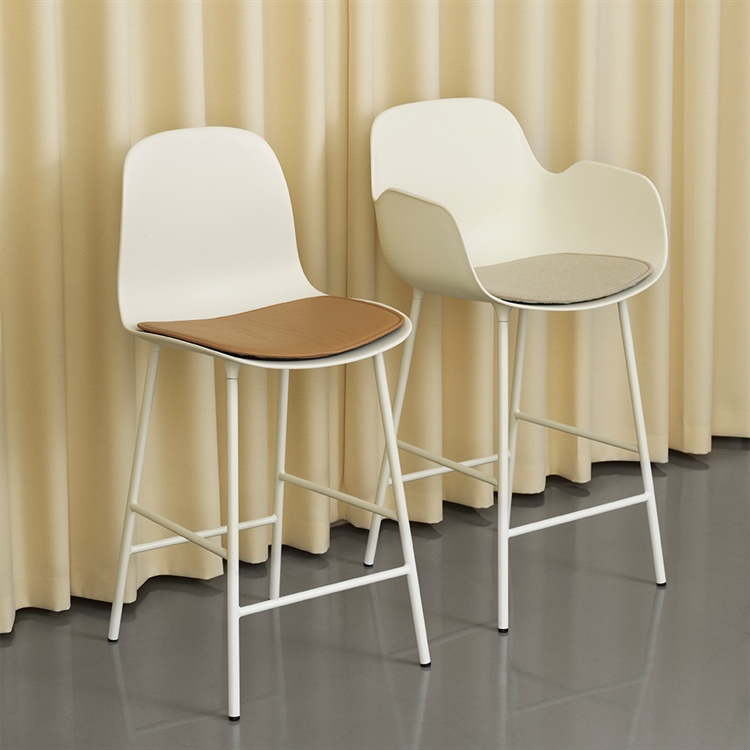 Normann Copenhagen Setepute for Form Chairs kamel, hvit