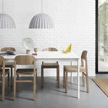 Muuto Base Spisebordet m/Hvit laminat til spisestuen