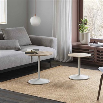 Muuto Ply Rug Teppe Brent oransje i stua