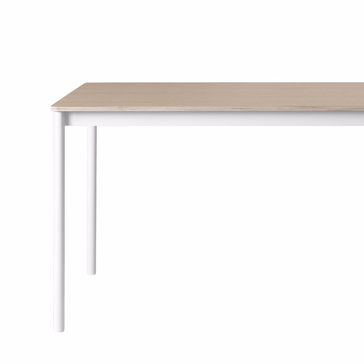 Muuto Base Spisebord Eikefiner med finerkant Hvit ramme