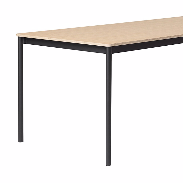 Muuto Base Spisebord Eikefiner med finerkant Sort ramme