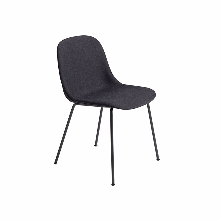 Muuto Fiber spisestuestol