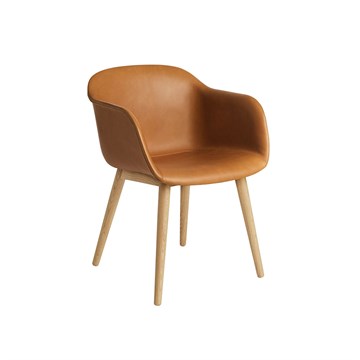 Muuto Fiber spisestuestol