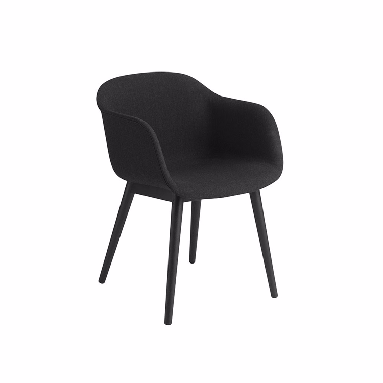 Muuto Fiber spisestuestol