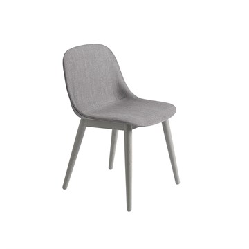 Muuto Fiber spisestuestol