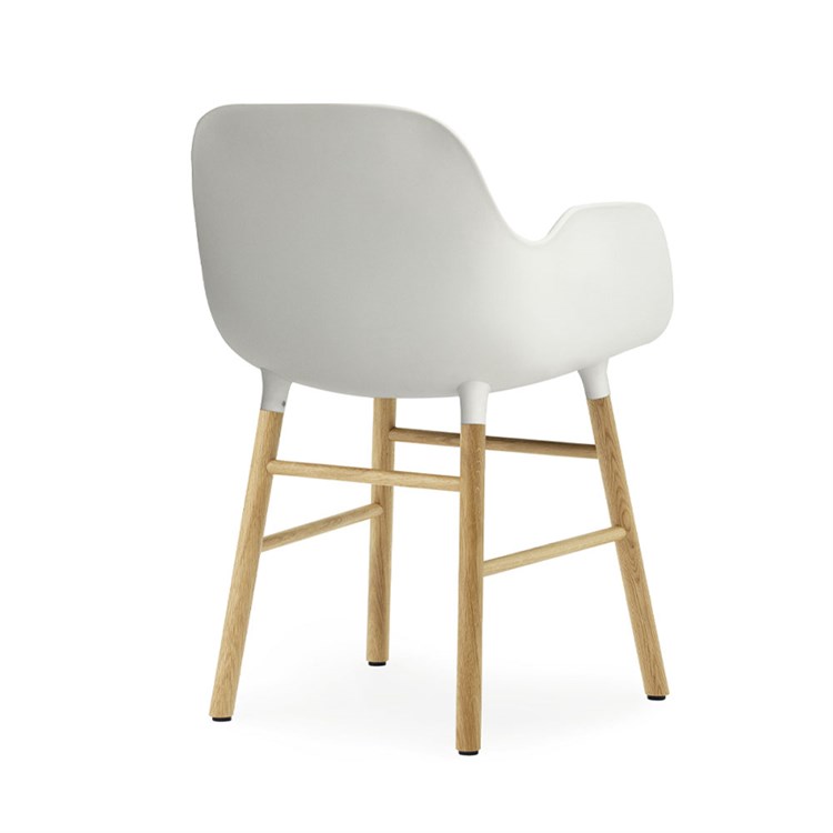 Normann Copenhagen Form Spisebordstol m/armlene Eik/Hvit Veske