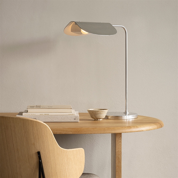 Audo Wing bordlampe for kontor